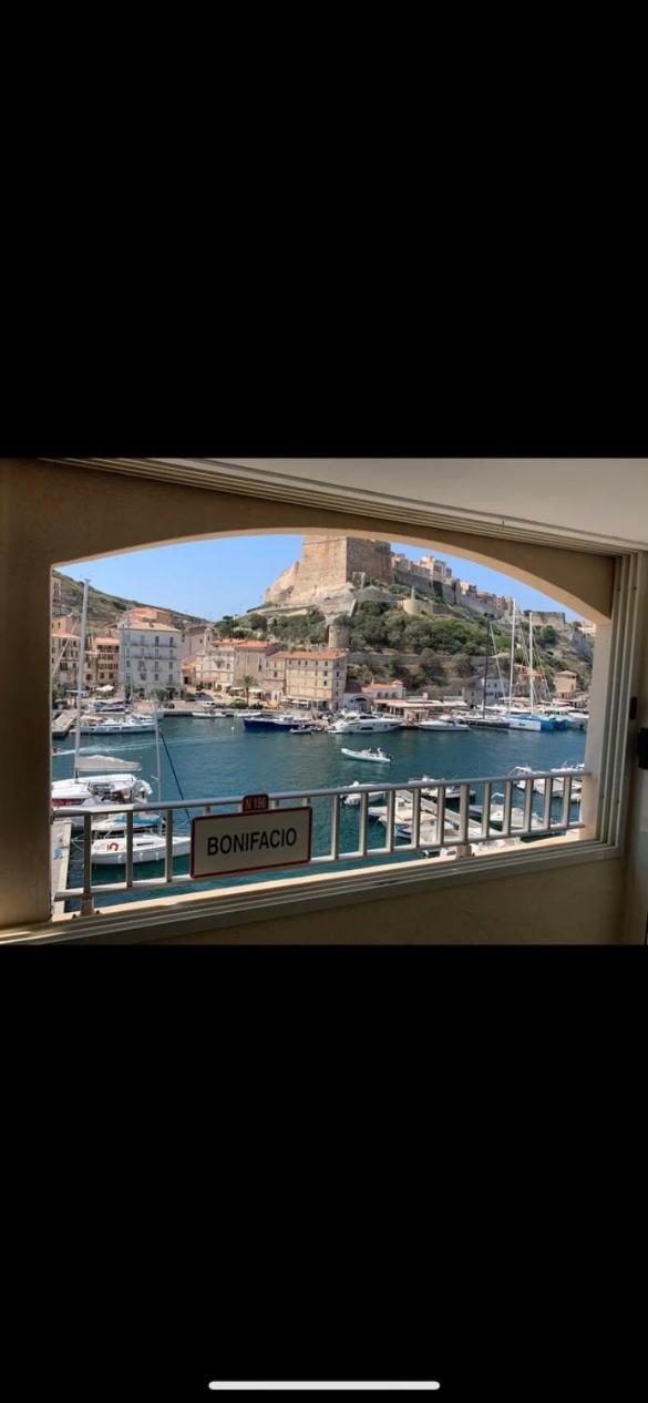 Sur Le Port Face A La Citadelle Lägenhet Bonifacio  Exteriör bild